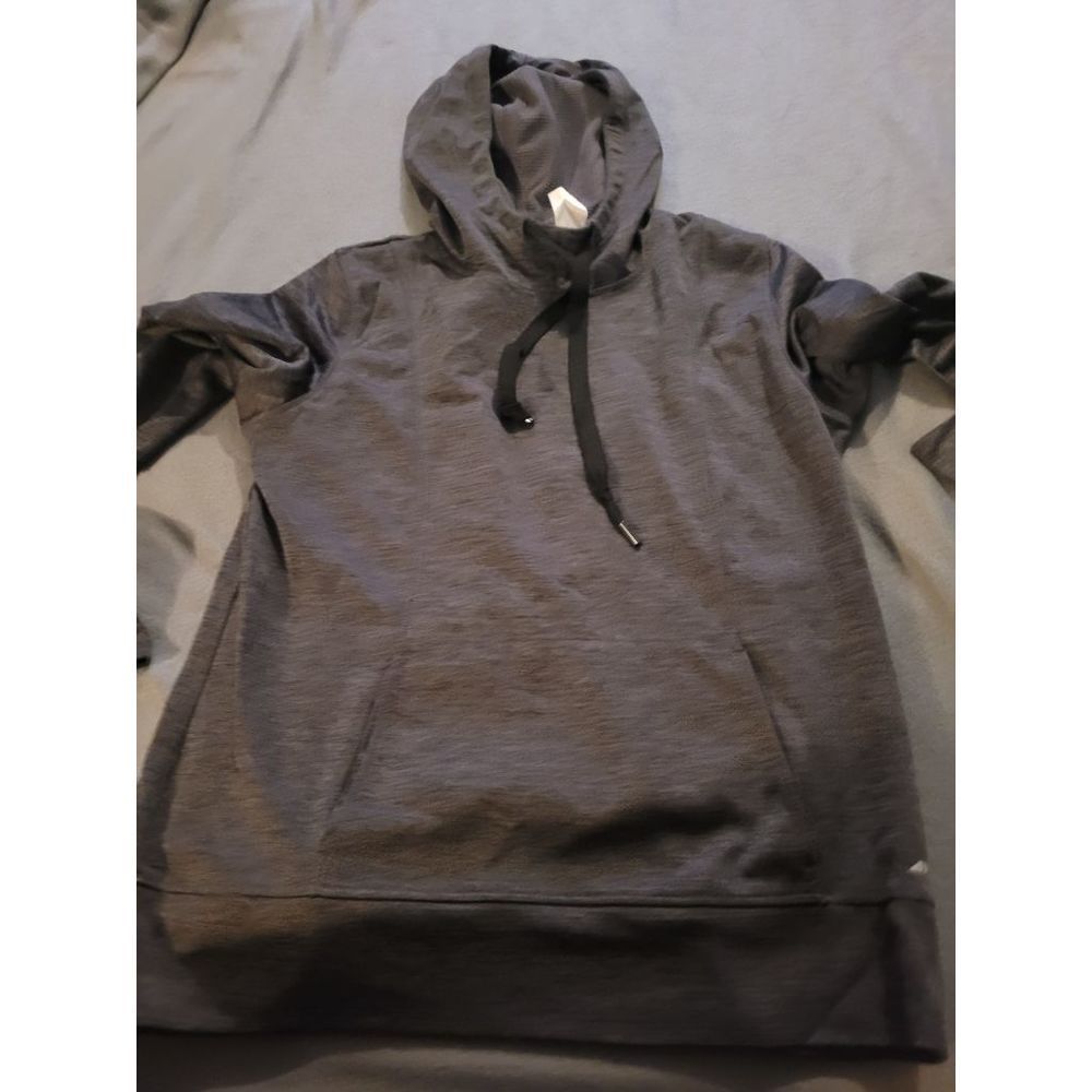 Avia Women's pullover active wear sweater size Lg.